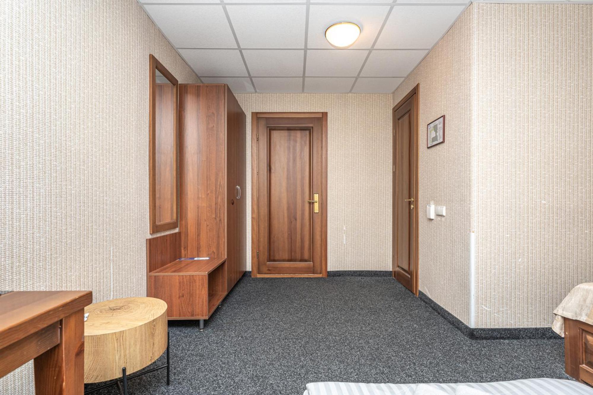Hotel Airinn 3*