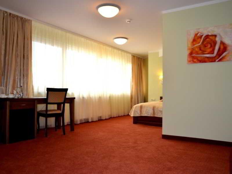 Hotel Airinn 3*