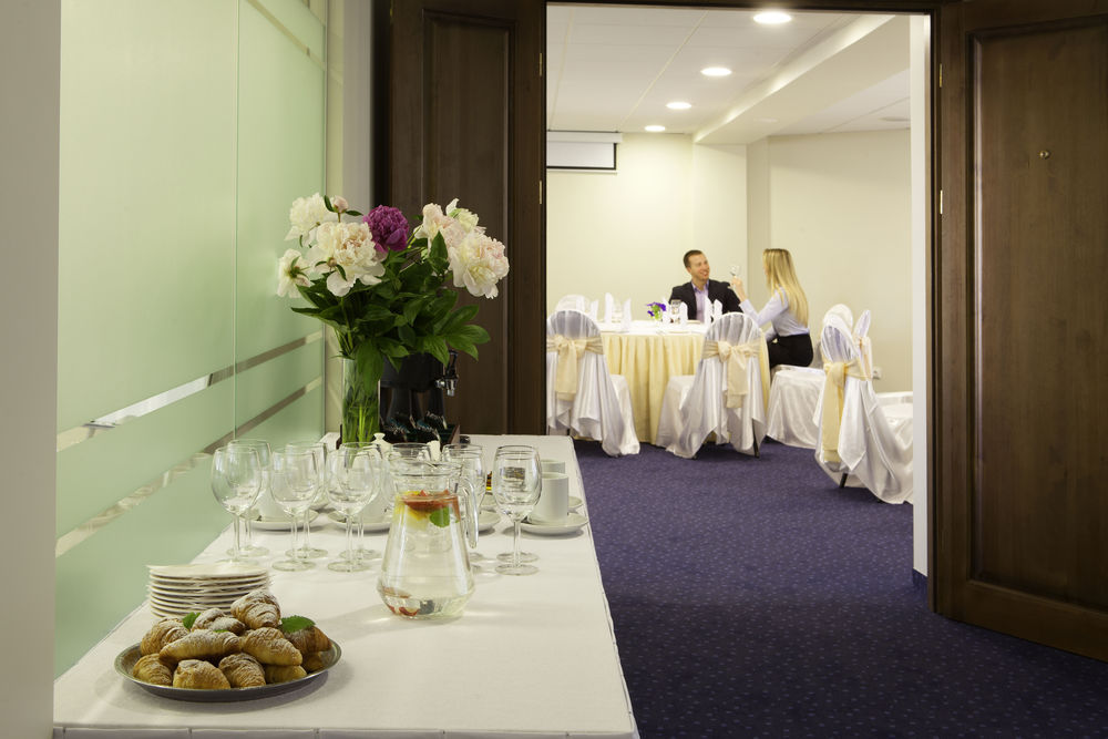 Hotel Airinn 3*